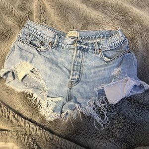 Free People—We The Free—denim shorts—size 26